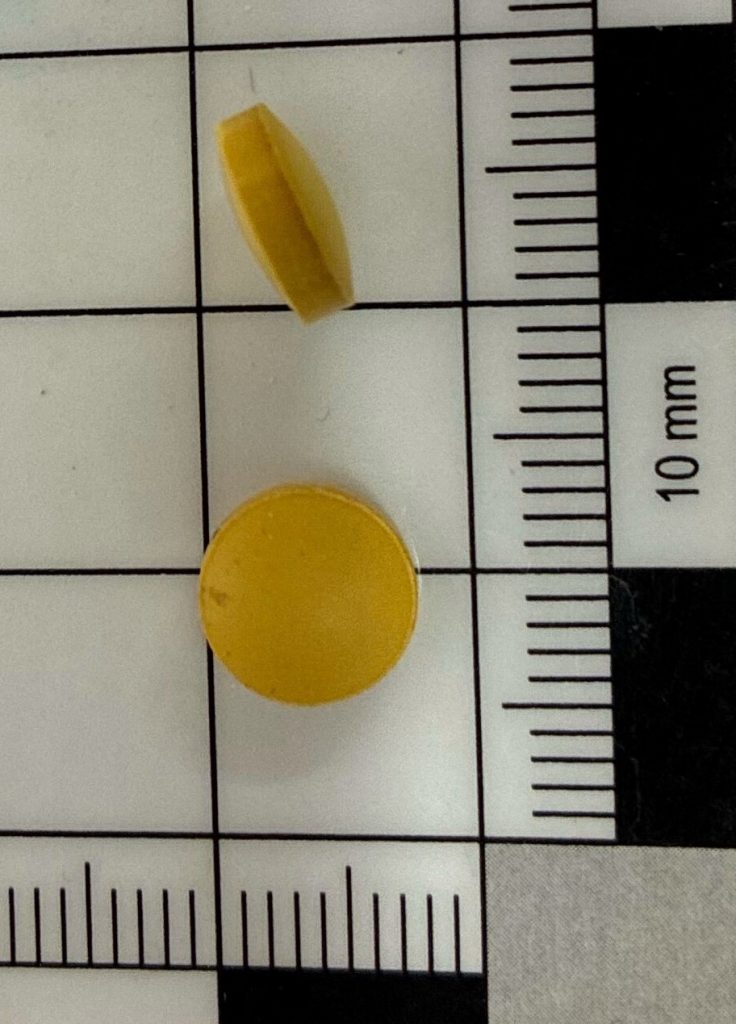 Gelbe Tabletten, vermutlich online als Alpravizafon verkauftEnthalten hochpotente synthetische Opioide Cyclorphin und MethidionDer Konsum kann lebensgef&auml;hrlich sein!